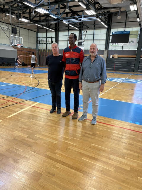 Oscar C. Smith Basketball Pioneer Holds Esteemed Place In Swiss Basketball History